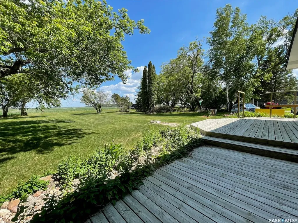 200 9 Highway S Canora SK S0A 0L0