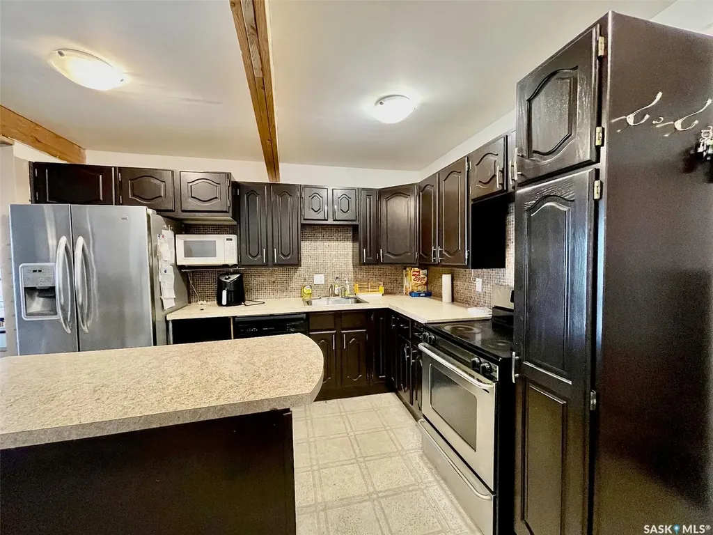200 9 Highway S Canora SK S0A 0L0