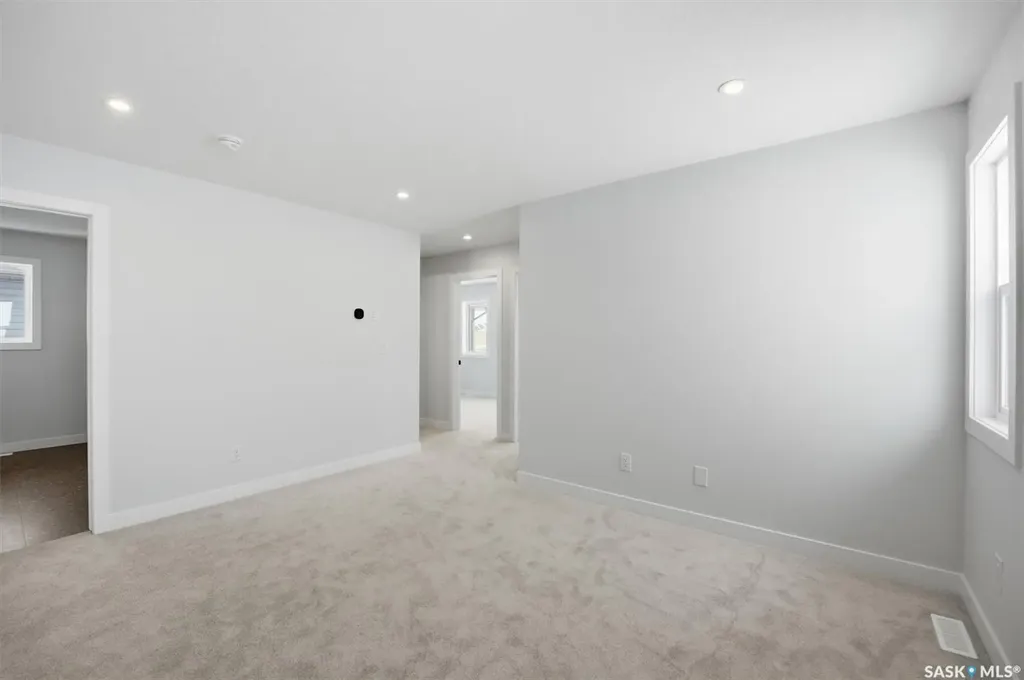 470 Cockcroft Place Saskatoon SK S7V 1Y9