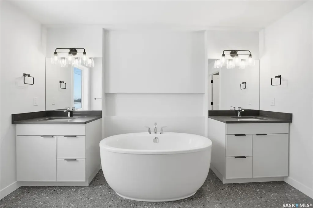 470 Cockcroft Place Saskatoon SK S7V 1Y9