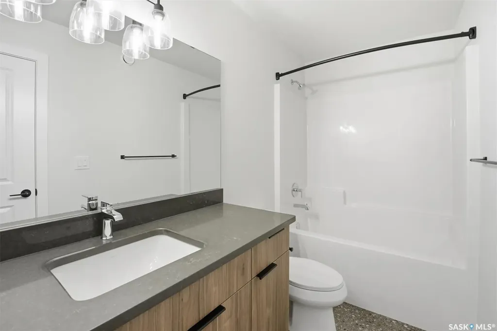470 Cockcroft Place Saskatoon SK S7V 1Y9
