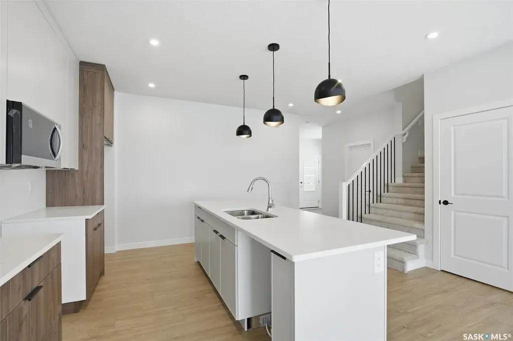 470 Cockcroft Place Saskatoon SK S7V 1Y9