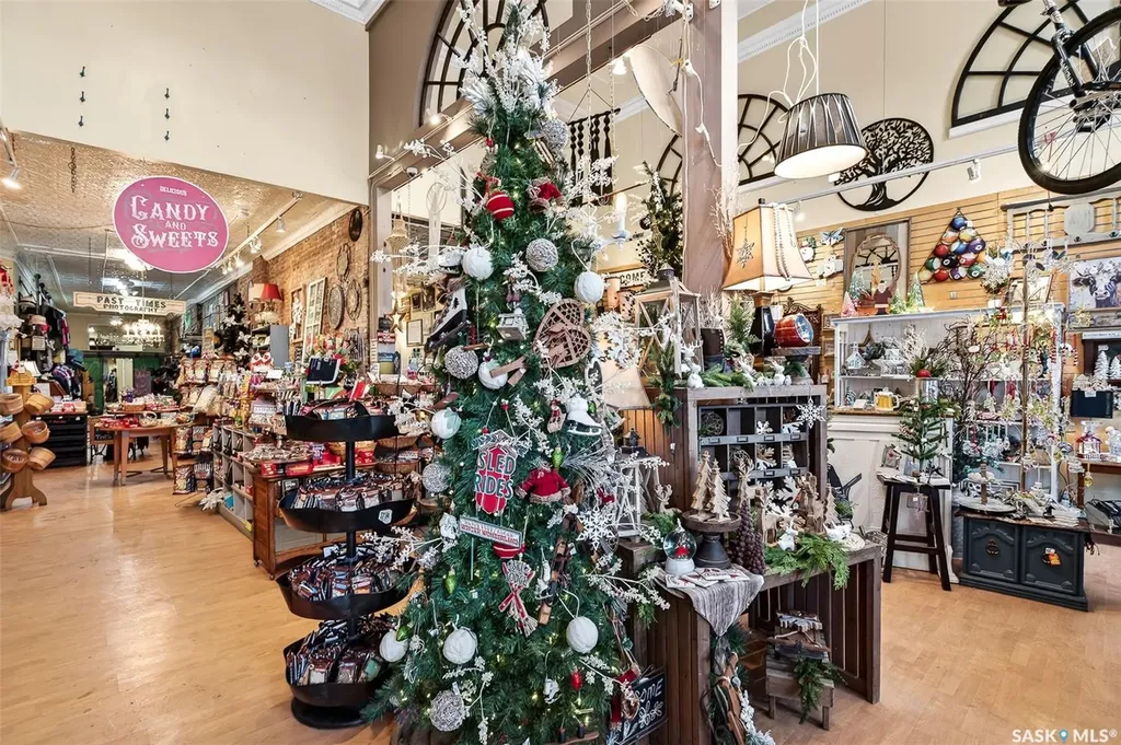 26 Main Street N Moose Jaw SK S6H 3J6