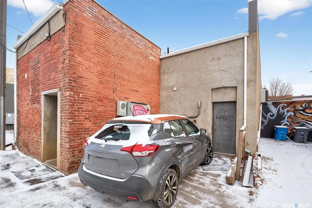 26 Main Street N Moose Jaw SK S6H 3J6