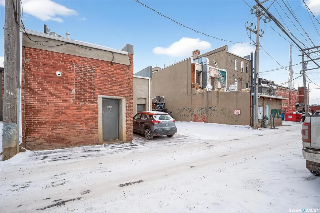 26 Main Street N Moose Jaw SK S6H 3J6