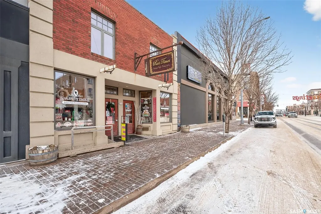 26 Main Street N Moose Jaw SK S6H 3J6