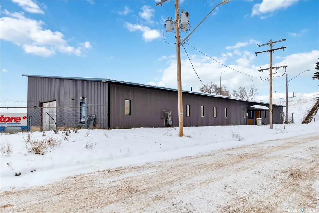 568 18th Street E Prince Albert SK S6V 1H3