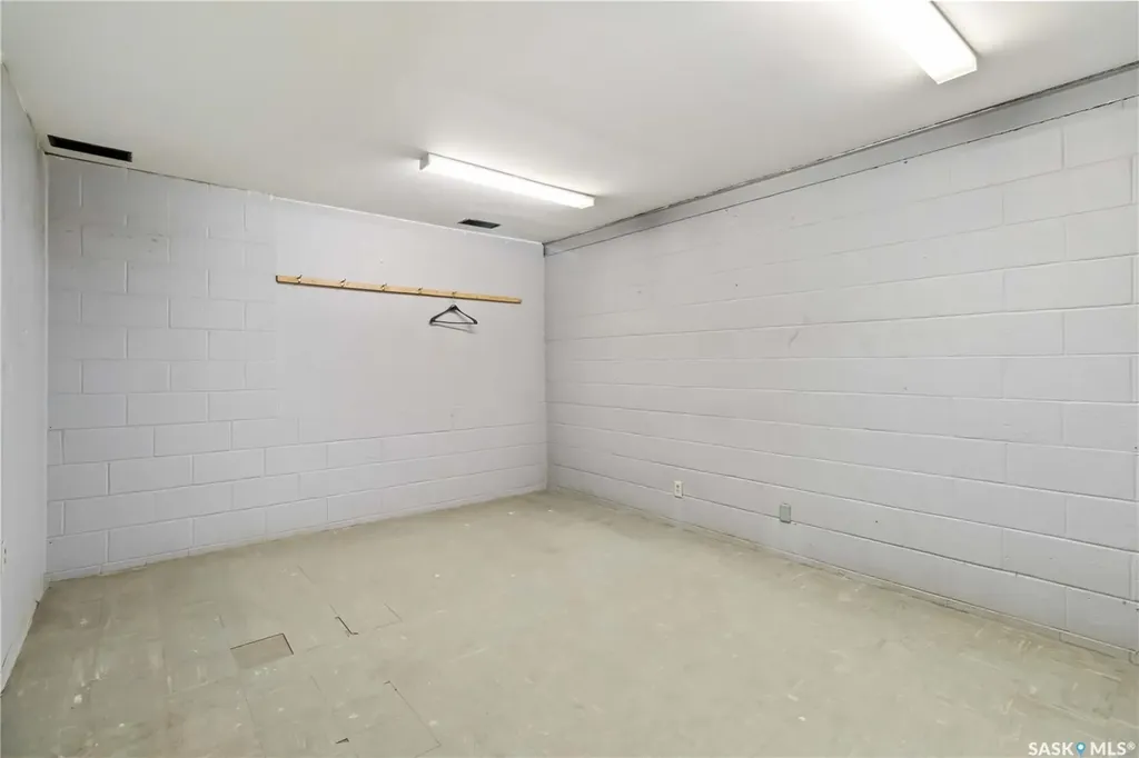 568 18th Street E Prince Albert SK S6V 1H3