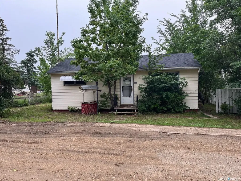 211 2nd Street E Lafleche SK S0H 2K0