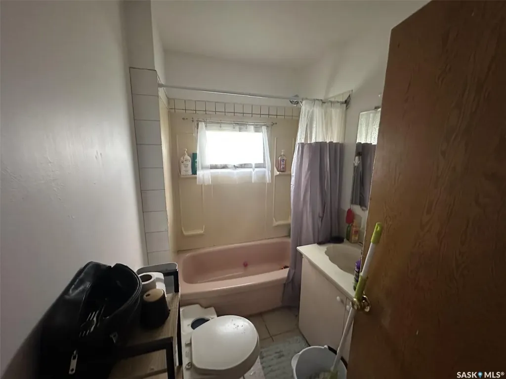 211 2nd Street E Lafleche SK S0H 2K0