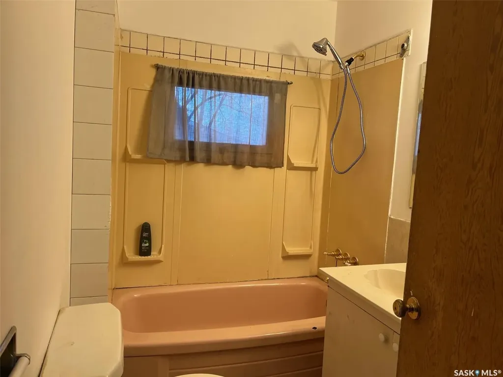 211 2nd Street E Lafleche SK S0H 2K0