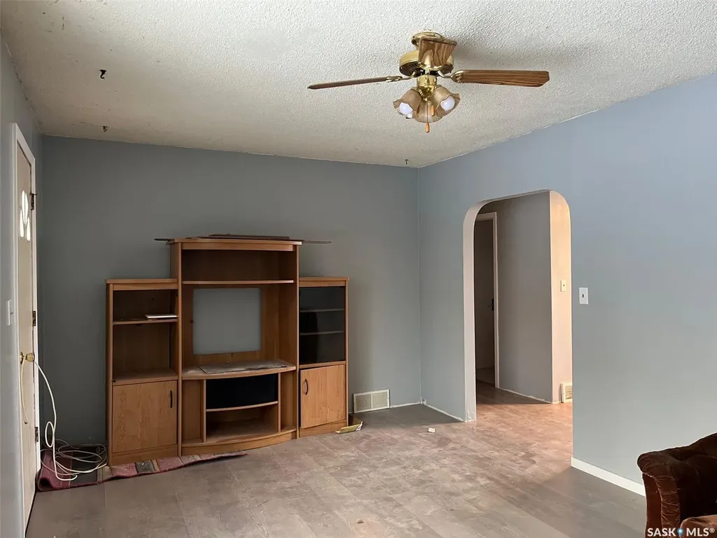 211 2nd Street E Lafleche SK S0H 2K0