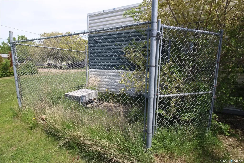 303 1st Avenue W Climax SK S0N 0N0