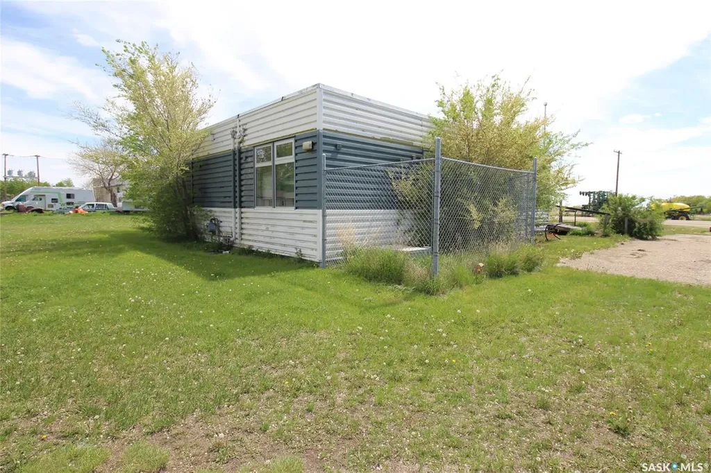 303 1st Avenue W Climax SK S0N 0N0