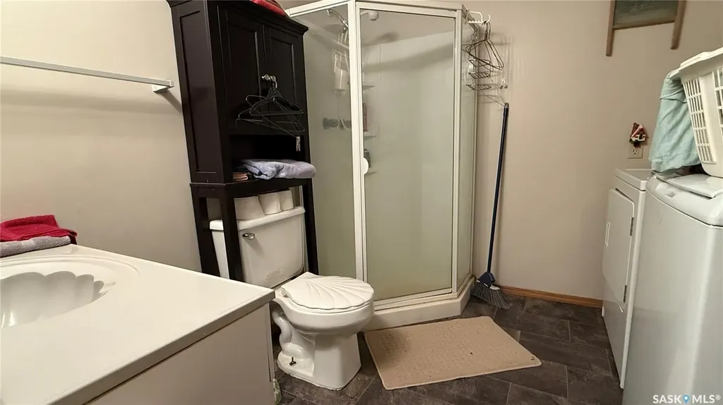 10326 Henderson Drive North Battleford SK S9A 3Y9