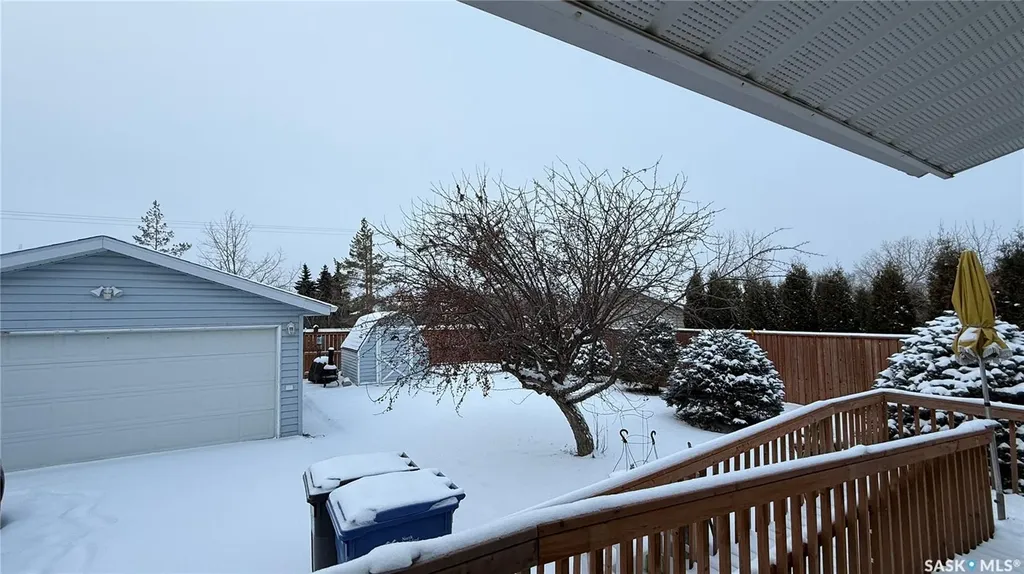 10326 Henderson Drive North Battleford SK S9A 3Y9
