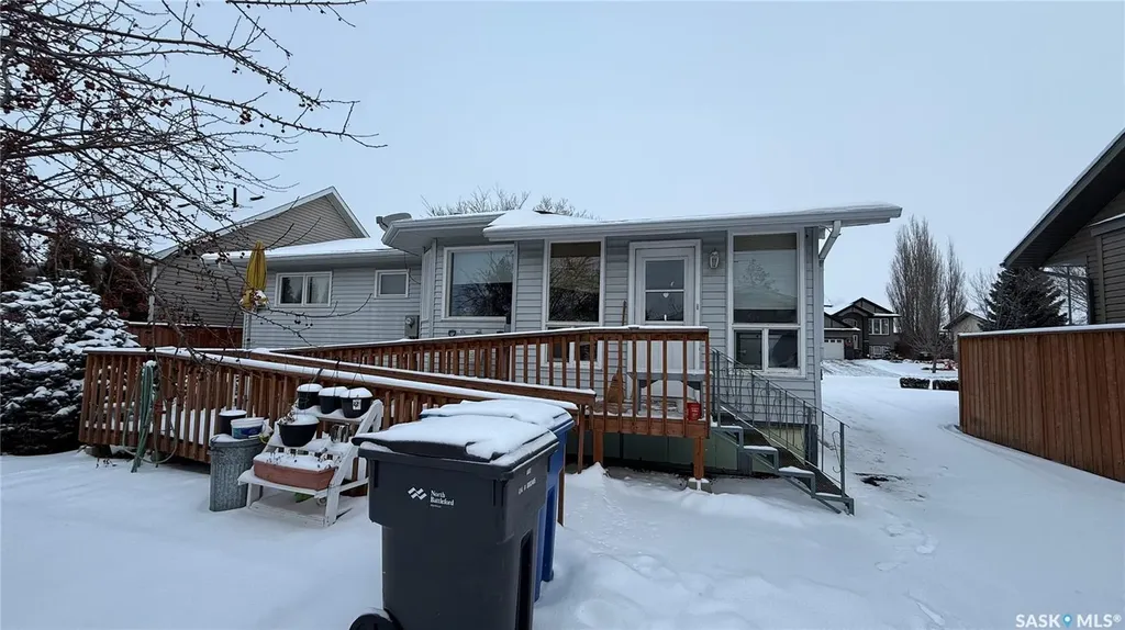 10326 Henderson Drive North Battleford SK S9A 3Y9
