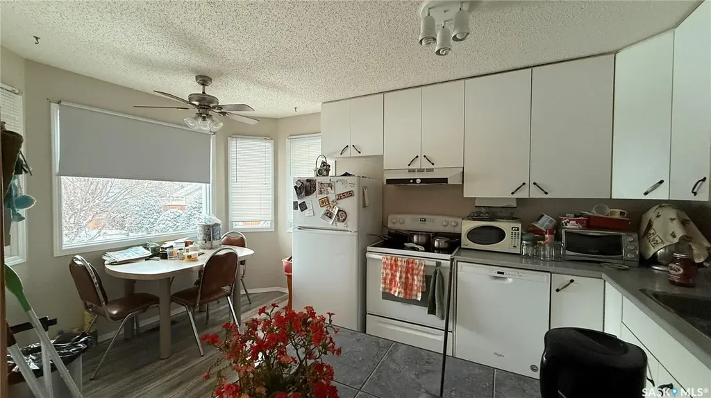 10326 Henderson Drive North Battleford SK S9A 3Y9