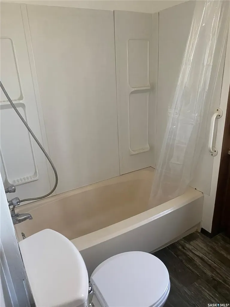 107 2nd Avenue Climax SK S0N 0N0