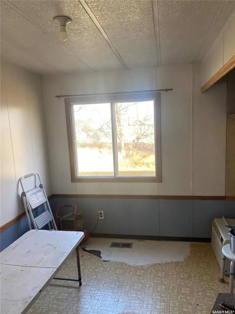 107 2nd Avenue Climax SK S0N 0N0