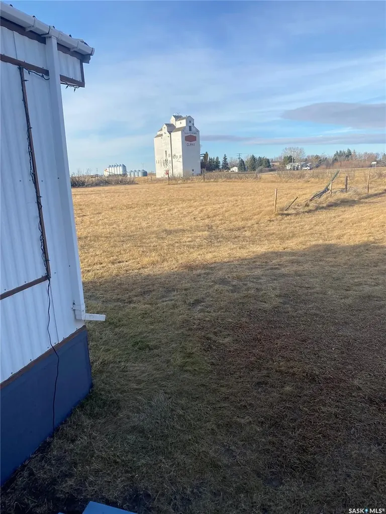 107 2nd Avenue Climax SK S0N 0N0