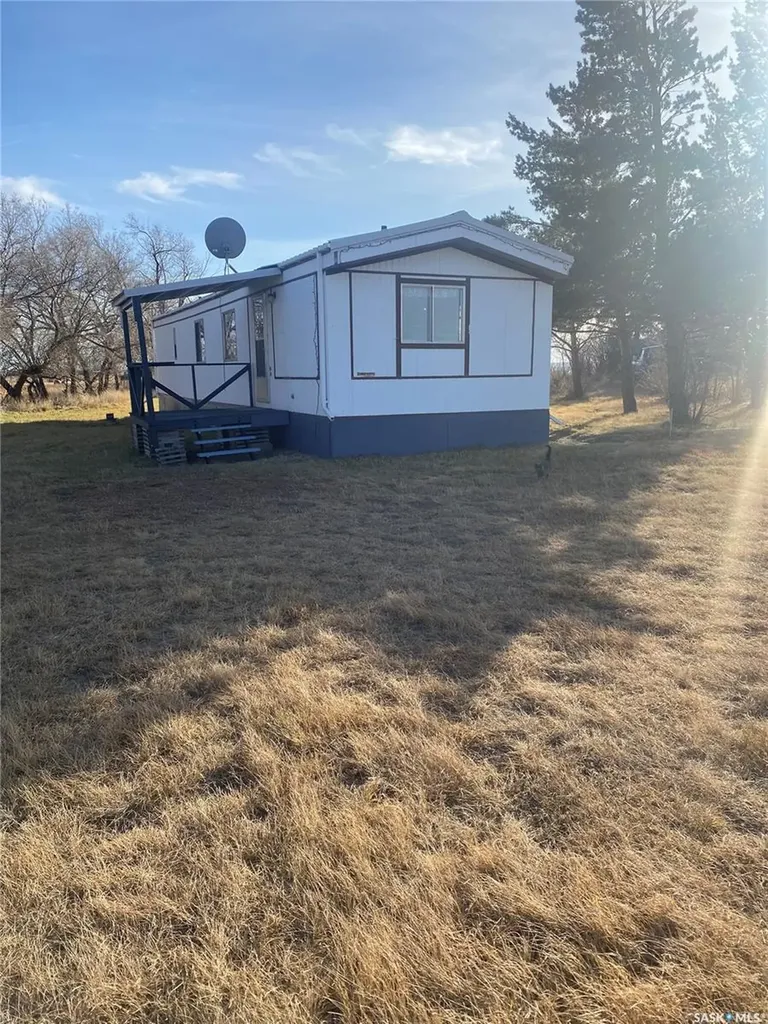 107 2nd Avenue Climax SK S0N 0N0