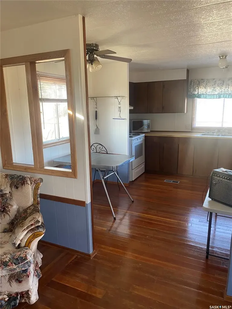 107 2nd Avenue Climax SK S0N 0N0