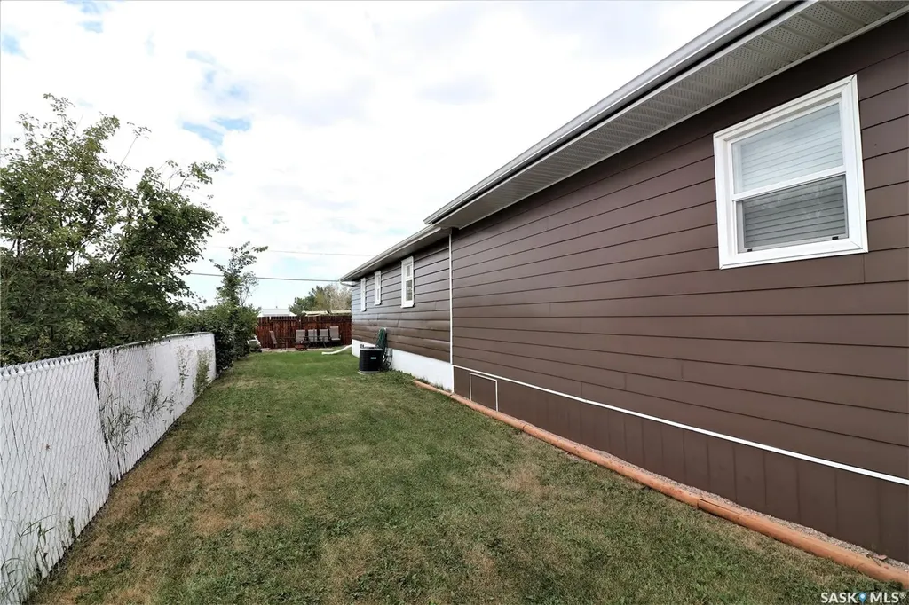 38 Railway Avenue Plenty SK S0L 2R0