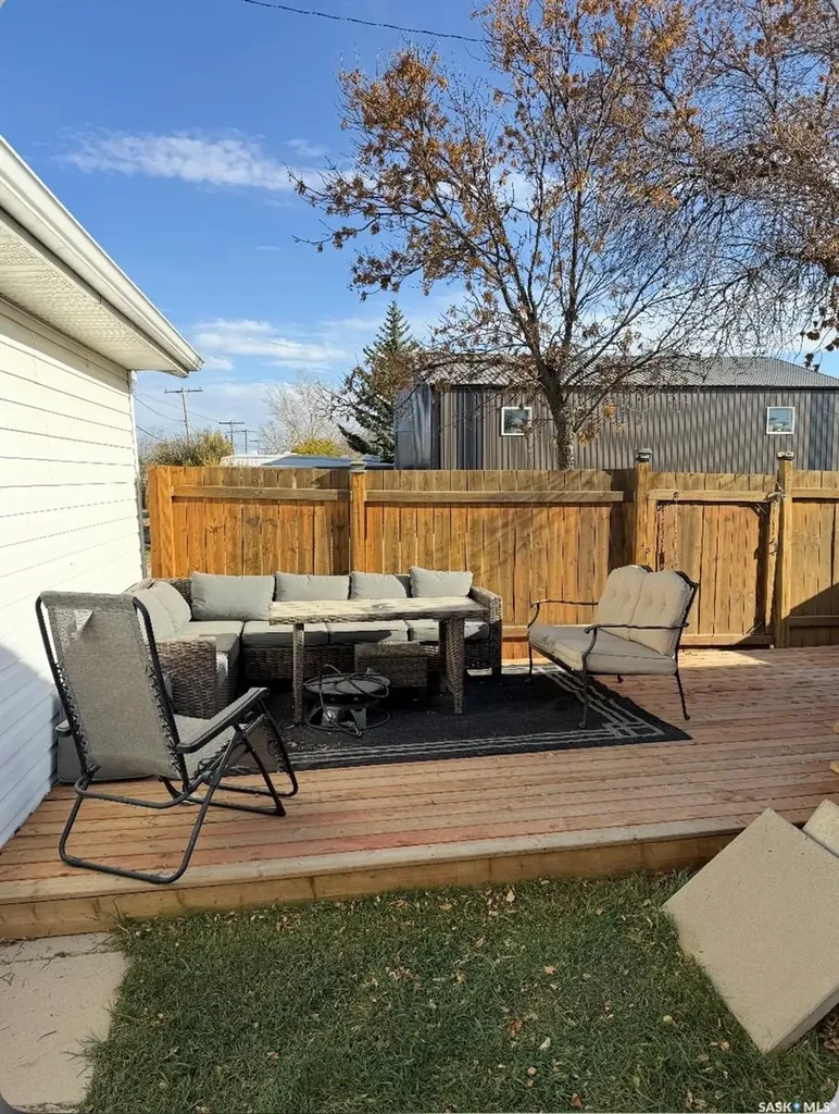 38 Railway Avenue Plenty SK S0L 2R0