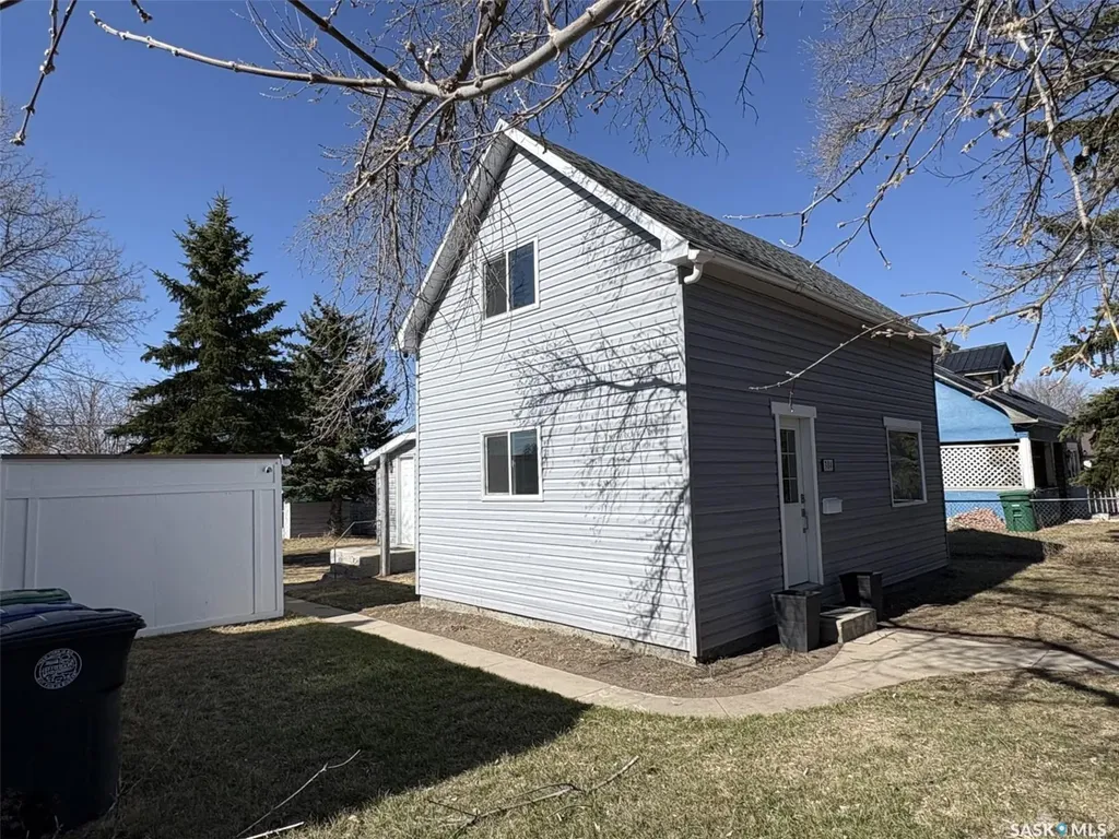304 5th Avenue E Biggar SK S0K 0M0