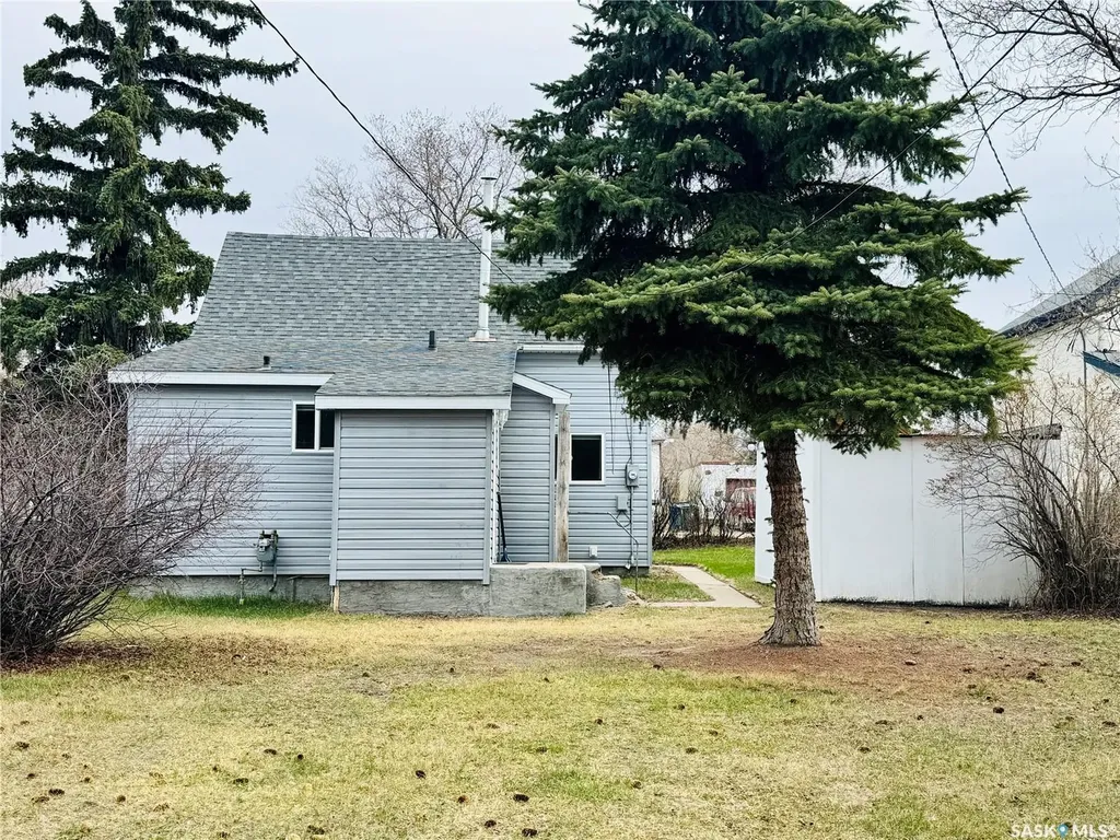 304 5th Avenue E Biggar SK S0K 0M0