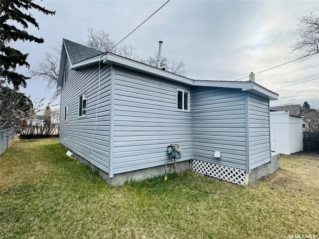 304 5th Avenue E Biggar SK S0K 0M0