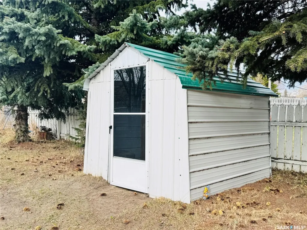 304 5th Avenue E Biggar SK S0K 0M0
