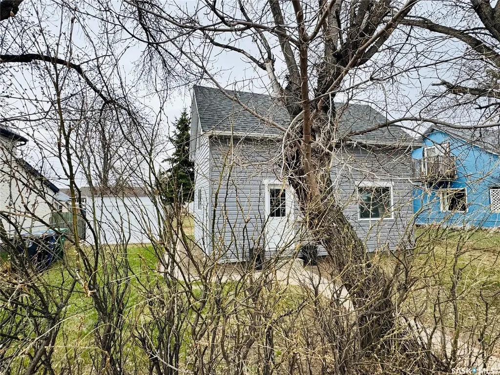 304 5th Avenue E Biggar SK S0K 0M0