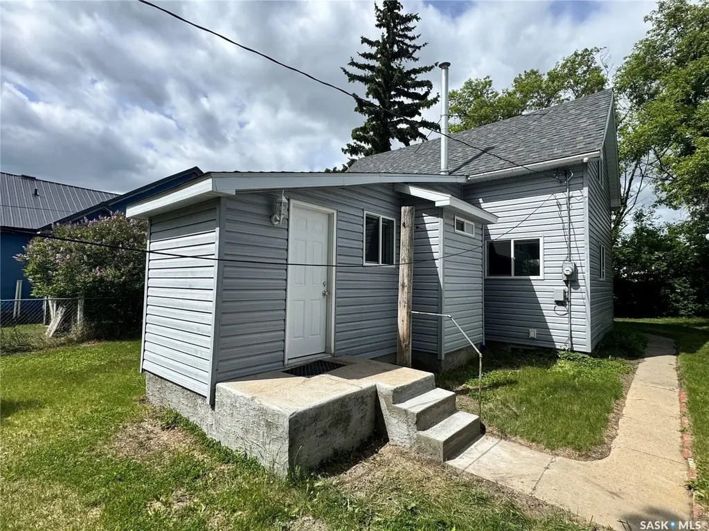 304 5th Avenue E Biggar SK S0K 0M0