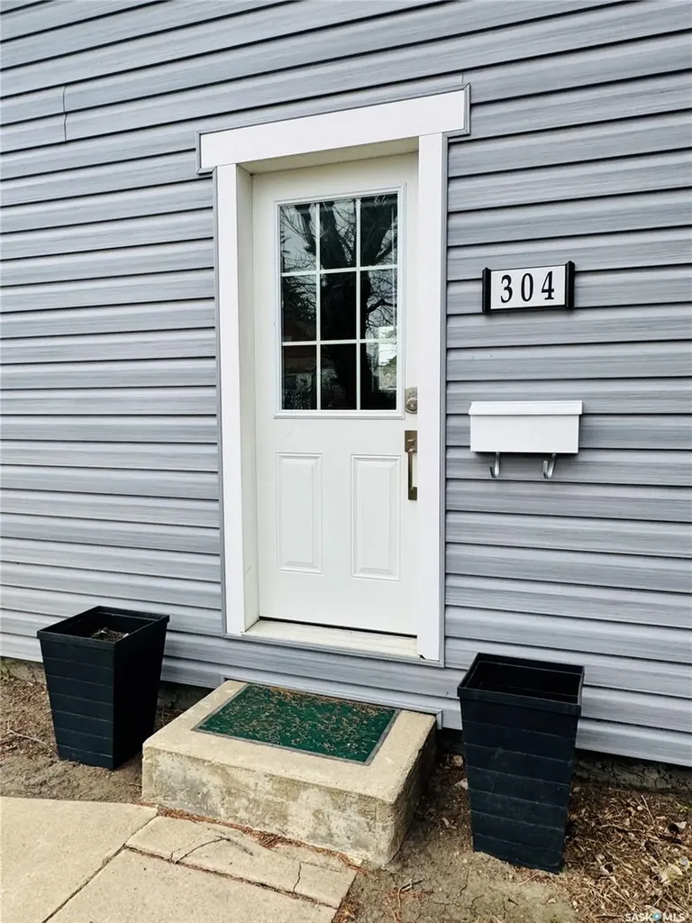 304 5th Avenue E Biggar SK S0K 0M0
