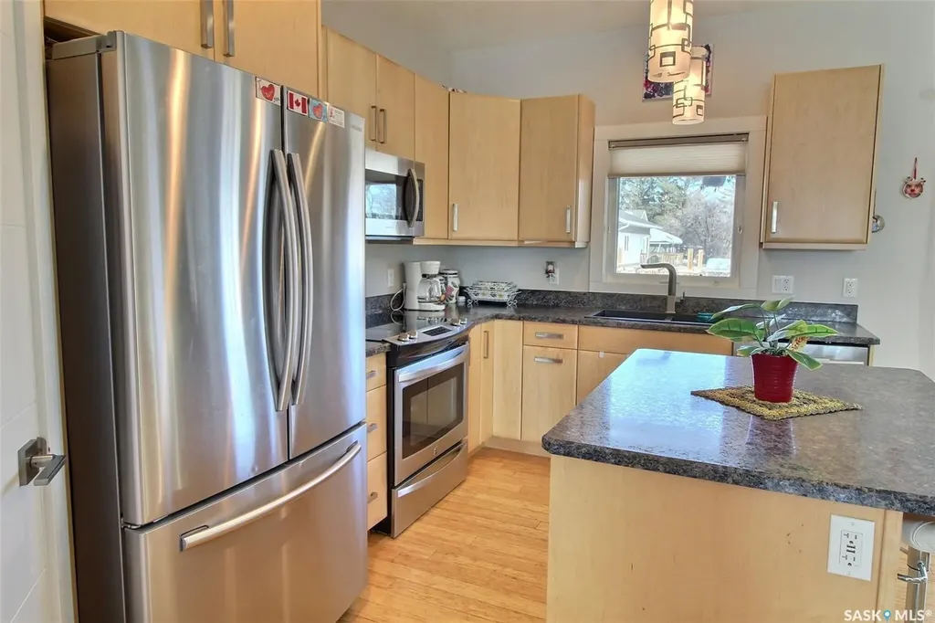 857 Madsen Place Prince Albert SK S6V 2L6