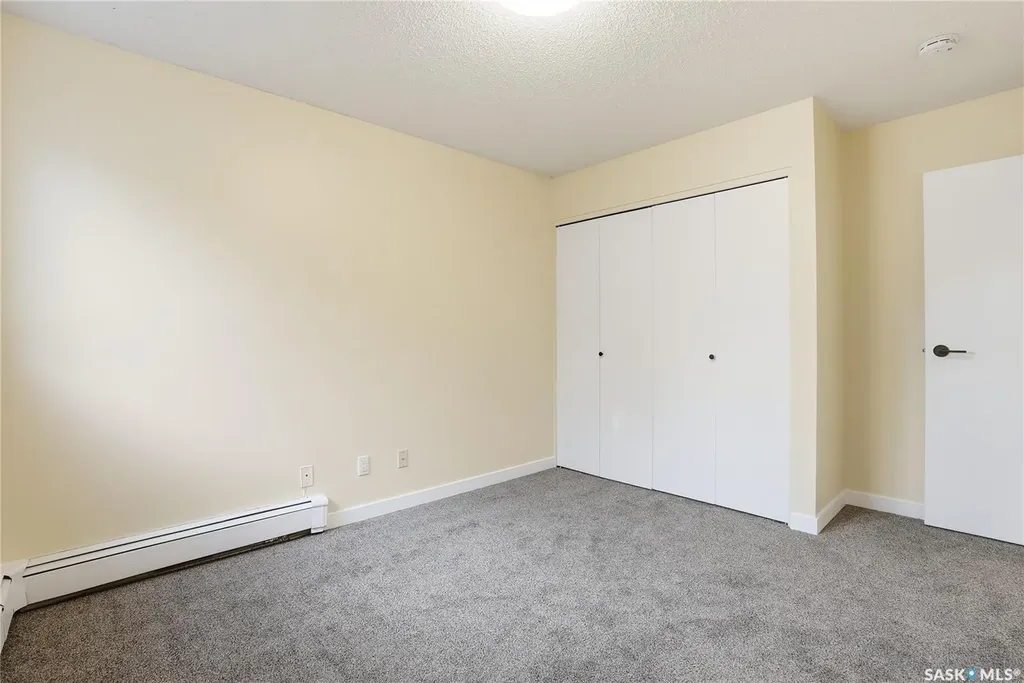 423 4th Avenue N Saskatoon SK S7K 2M4