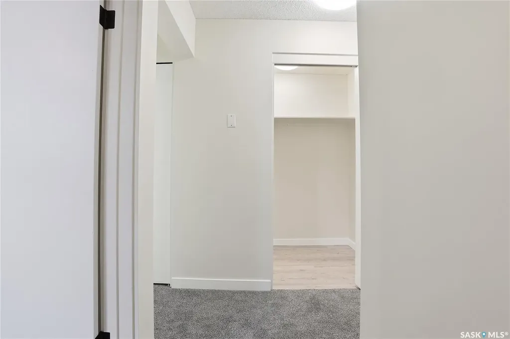 423 4th Avenue N Saskatoon SK S7K 2M4