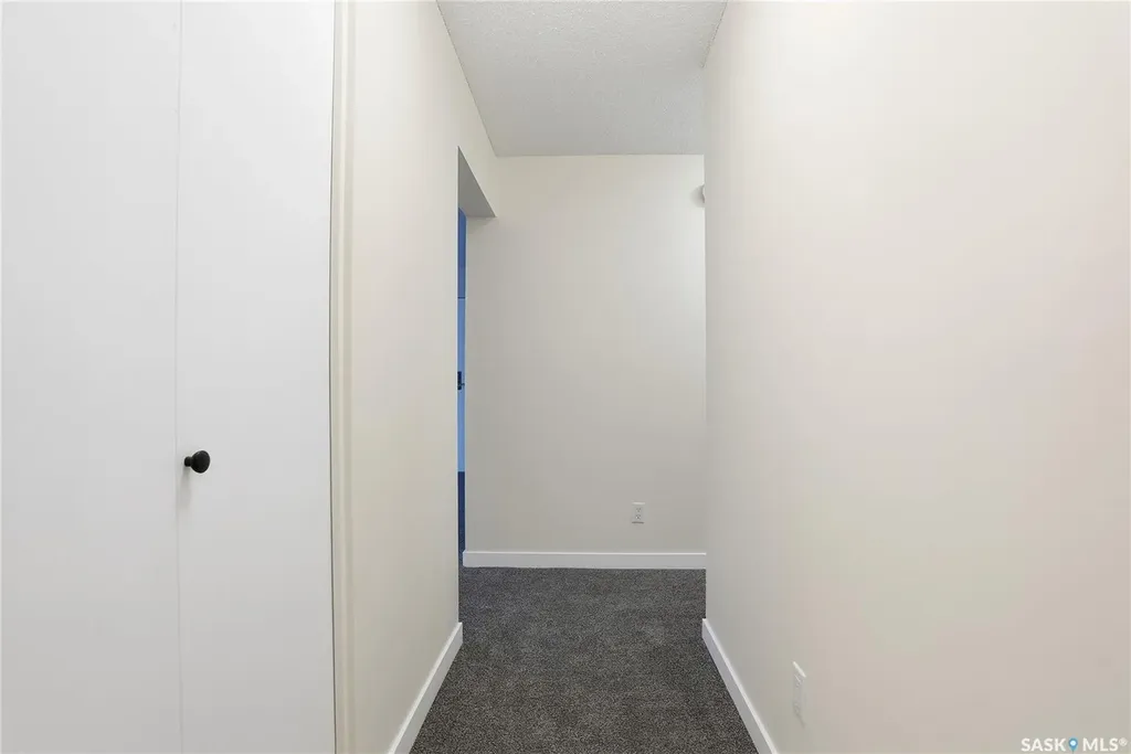 423 4th Avenue N Saskatoon SK S7K 2M4