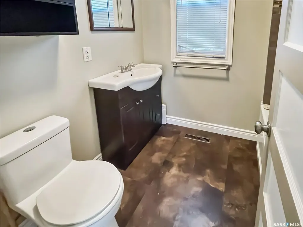 365 3rd Avenue NE Swift Current SK S9H 2G8