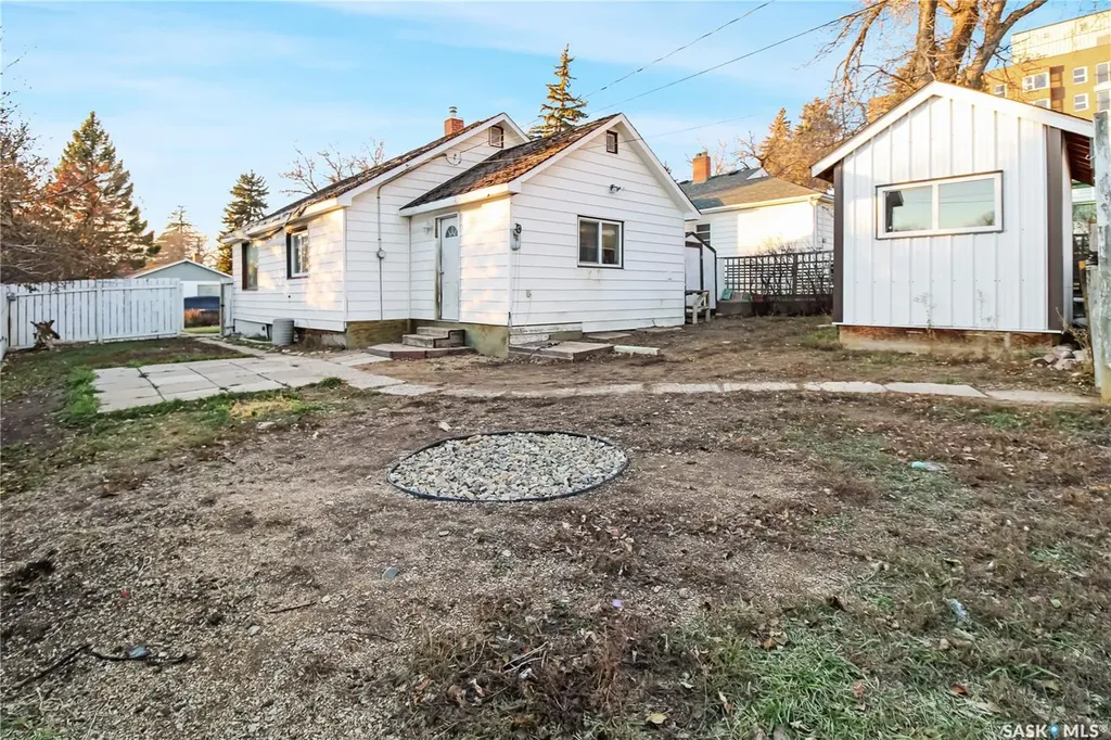 365 3rd Avenue NE Swift Current SK S9H 2G8