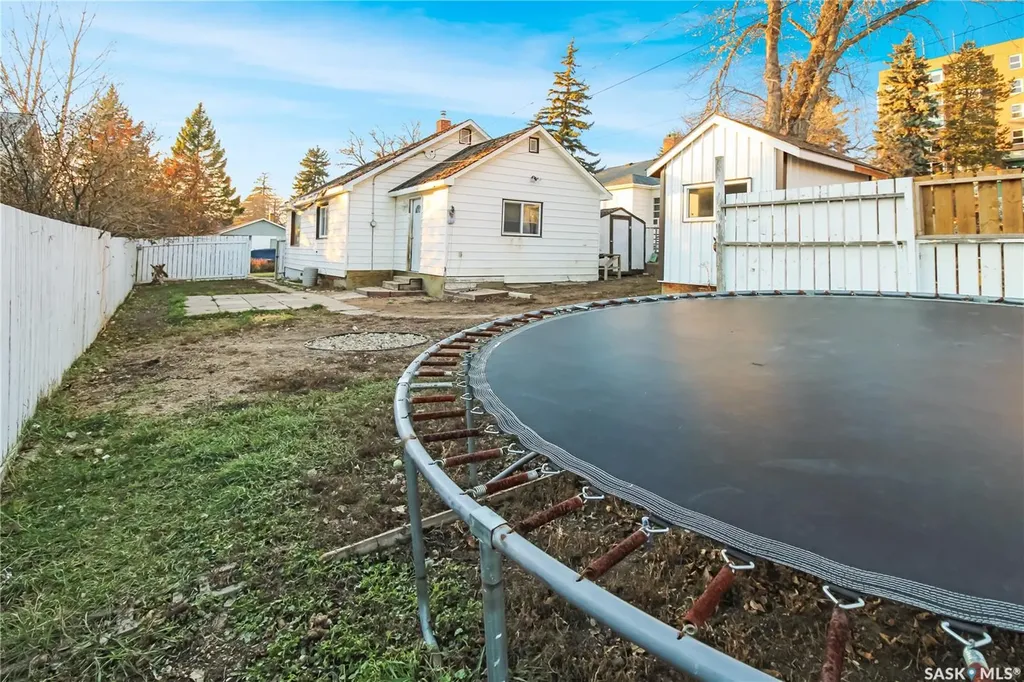 365 3rd Avenue NE Swift Current SK S9H 2G8