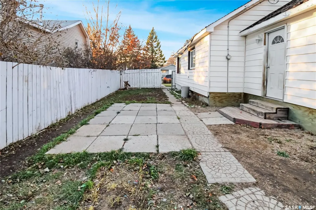 365 3rd Avenue NE Swift Current SK S9H 2G8