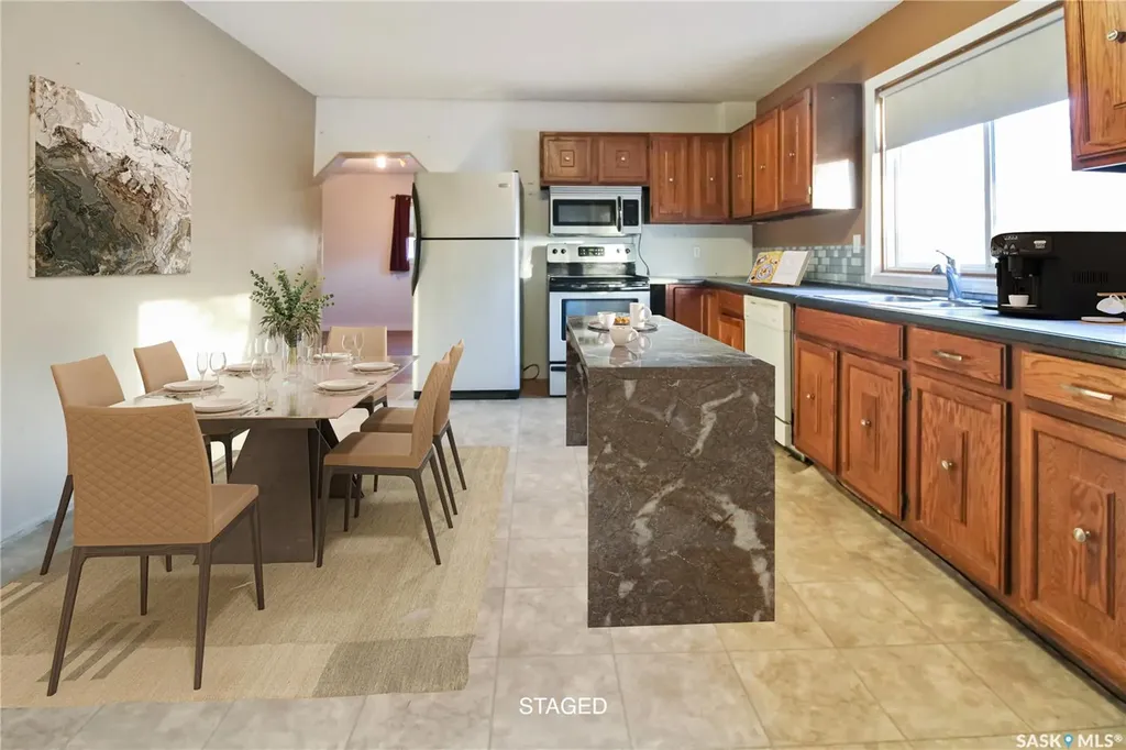 365 3rd Avenue NE Swift Current SK S9H 2G8