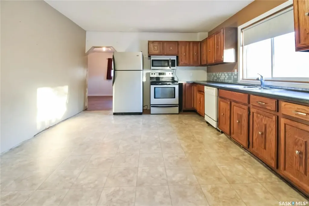 365 3rd Avenue NE Swift Current SK S9H 2G8