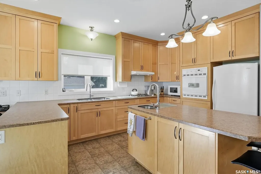 4005 3rd Avenue W Waldheim SK S0K 4R0
