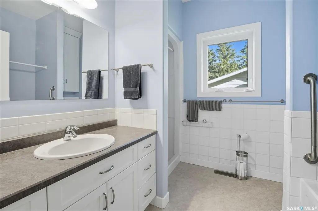 4005 3rd Avenue W Waldheim SK S0K 4R0