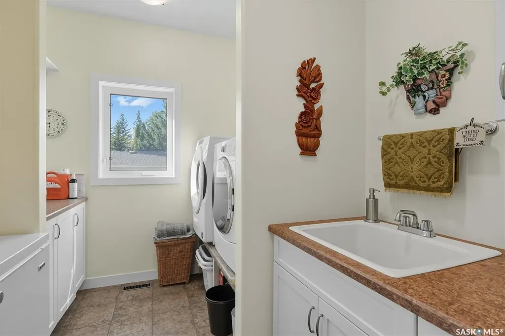 4005 3rd Avenue W Waldheim SK S0K 4R0