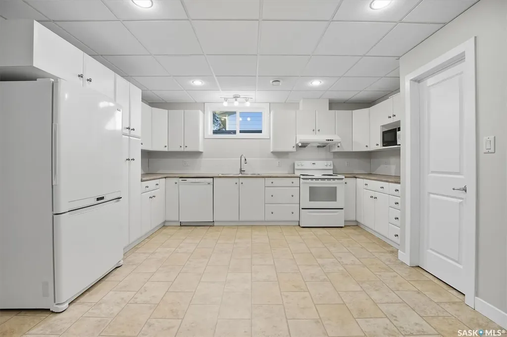 4005 3rd Avenue W Waldheim SK S0K 4R0